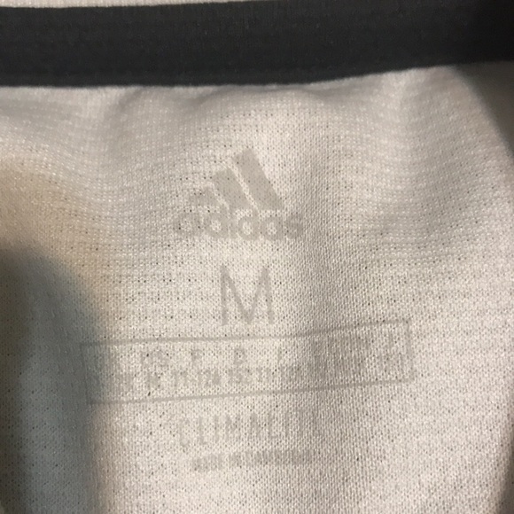 Real Madrid Jersey 17/18 - Picture 5 of 6